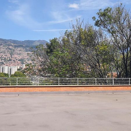 Apartamento Cerca A Plaza Mayor Medellín Eksteriør bilde